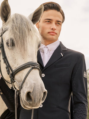 Spring Style at Moore: Layered, Lightweight & Built for Motion